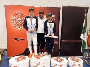 Alunos do AEFFL campeões nacionais de esgrima